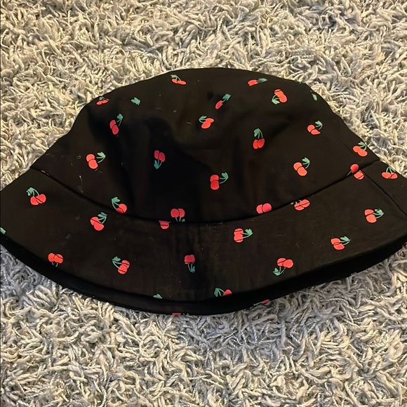 Bucket hats - Picture 3 of 6